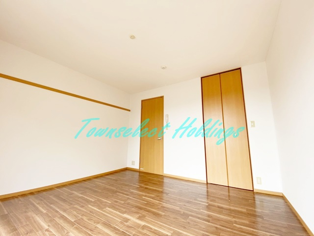 横浜市戸塚区上倉田町のアパートの寝室