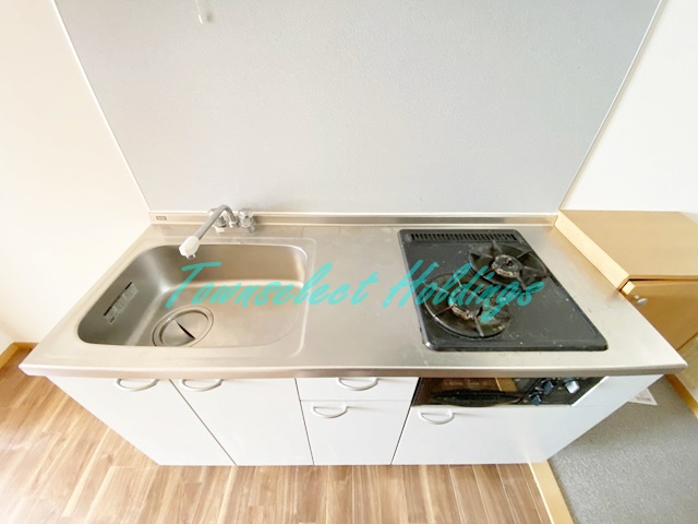 横浜市戸塚区上倉田町のアパートのキッチン