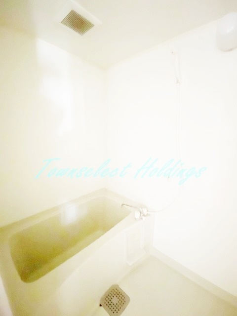 横浜市戸塚区上倉田町のアパートの浴室|清潔感のあるお風呂です♪