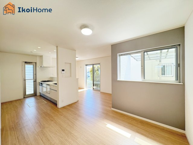 神戸市西区枝吉4丁目　中古戸建の居間・リビング|【ホームページに現地動画掲載中】●年中無休：当日予約可●家具を配置しやすい間取りのLDKです！