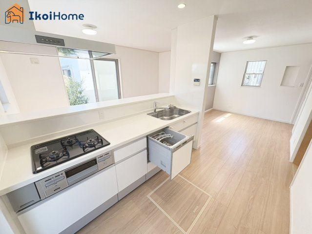 神戸市西区枝吉4丁目　中古戸建のキッチン|【ホームページに現地動画掲載中】●年中無休：当日予約可●人気の対面式キッチン！使いやすさも◎