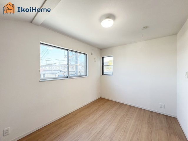 神戸市西区枝吉4丁目　中古戸建の子供部屋|【ホームページに現地動画掲載中】●年中無休：当日予約可●カーテン・カーテンレール未設置。ご相談下さい