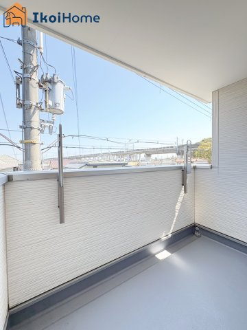 神戸市西区枝吉4丁目　中古戸建のバルコニー|【ホームページに現地動画掲載中】●年中無休：当日予約可●陽当り良好バルコニー！急な雨でも安心の屋根付