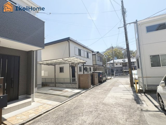 神戸市西区枝吉4丁目　中古戸建のエントランス|【ホームページに現地動画掲載中】●年中無休：当日予約可●無料送迎！最短10分でお迎えに向かいます！