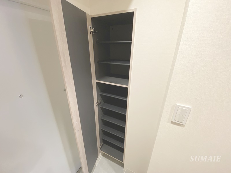 Residence Omiya Hikawasandoの収納|シューズボックスです☆