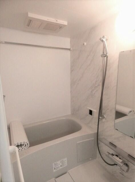 メゾン・シャルマンの浴室