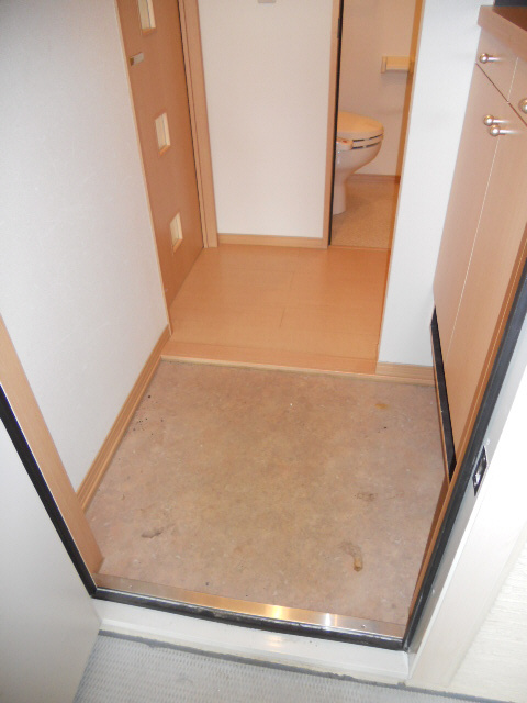 プレシャスコートの玄関