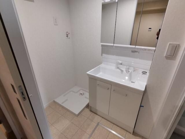 ゼルコーバの洗面所