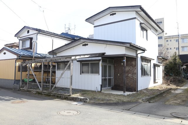 盛岡市稲荷町2-23