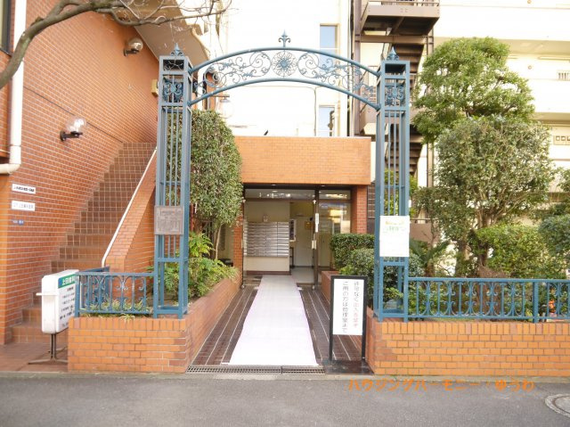 【その他共用部分】 | ジュウェル城西 | 緑豊かな、明るいエントランス