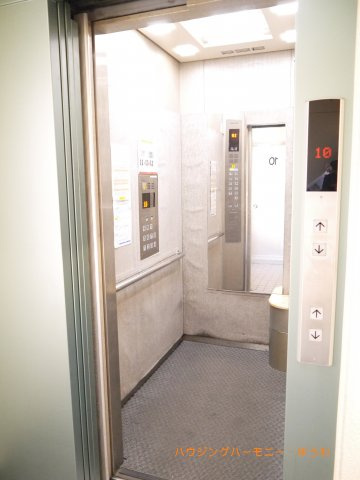 【その他共用部分】 | ジュウェル城西 | エレベーター完備のため荷物が多くなっても安心。