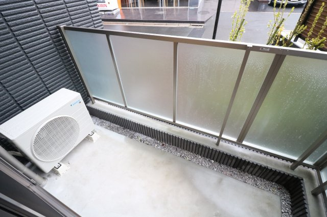 【バルコニー】