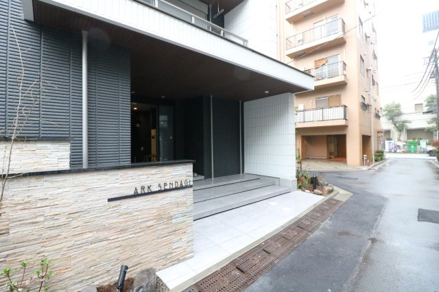 【エントランス】