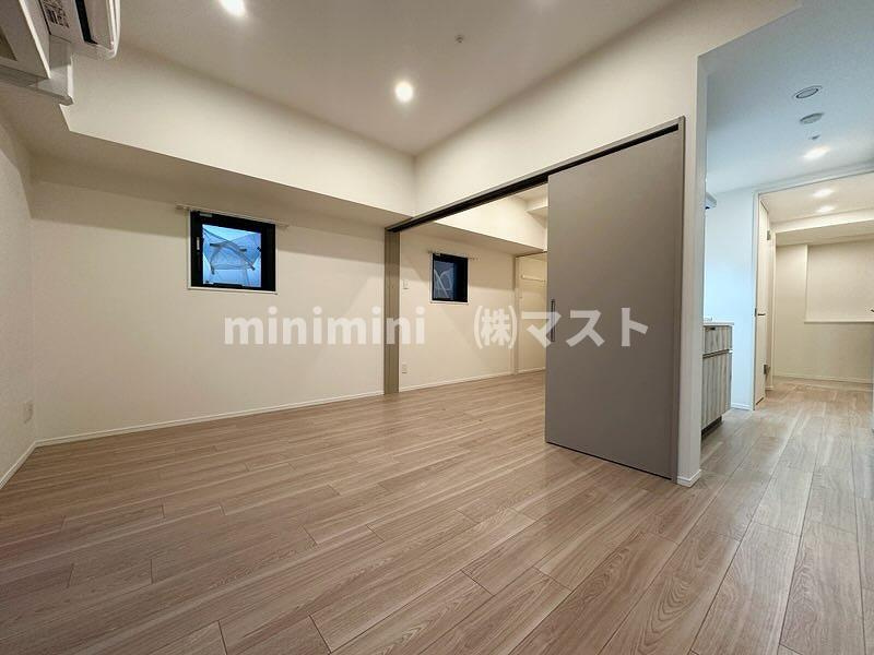 大阪市北区浮田２丁目の賃貸マンションの居間・リビング