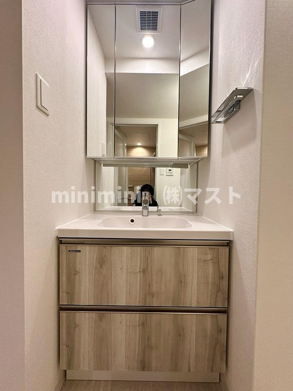 大阪市北区浮田２丁目の賃貸マンションの洗面所