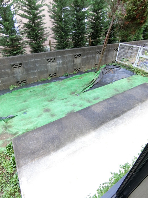 立川市西砂町５丁目の賃貸マンションの庭|広い専用庭