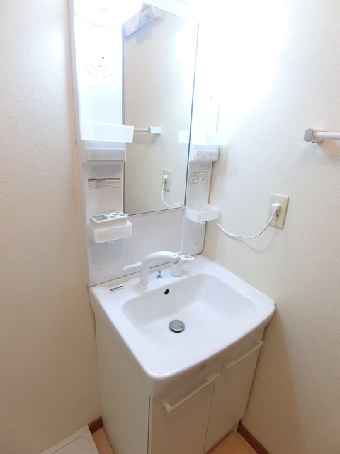 立川市西砂町５丁目の賃貸マンションの洗面所|★便利な独立洗面台★