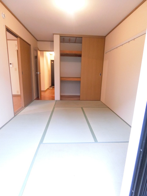 立川市西砂町５丁目の賃貸マンションの和室|★落ち着く和室です★
