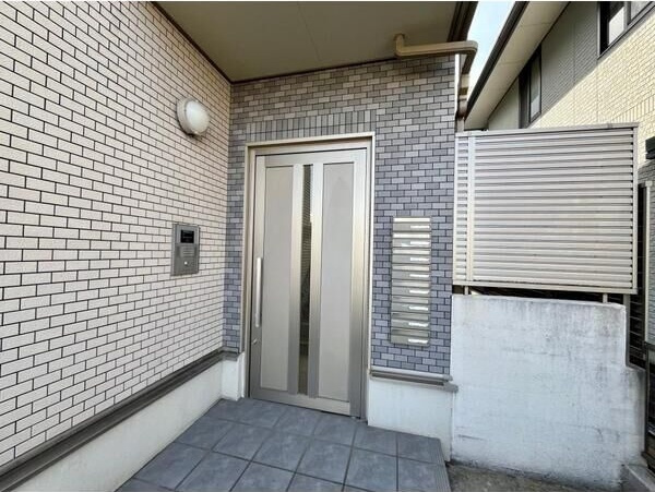 ブランメゾン吹上のエントランス