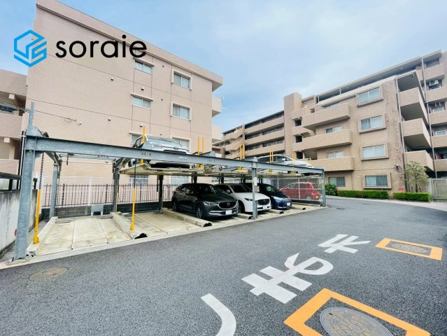 クレアメゾン新狭山　中古マンション　2階の駐車場|4月18日撮影