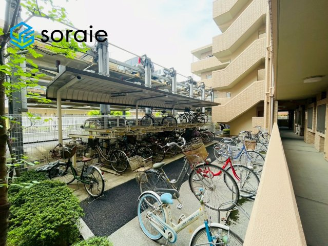 クレアメゾン新狭山　中古マンション　2階の駐車場|4月18日撮影