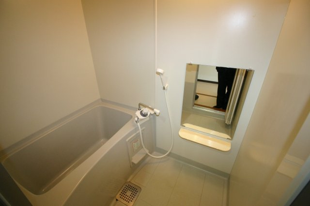 ラモーダ梅津の浴室