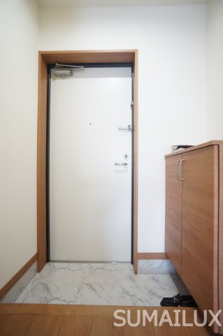 熊本市中央区新町２丁目の賃貸マンションの玄関