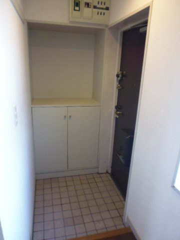 エースＣityの玄関