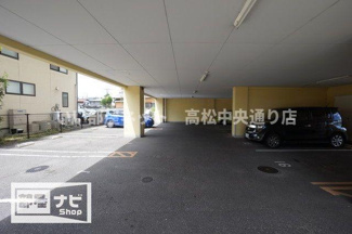 【駐車場】