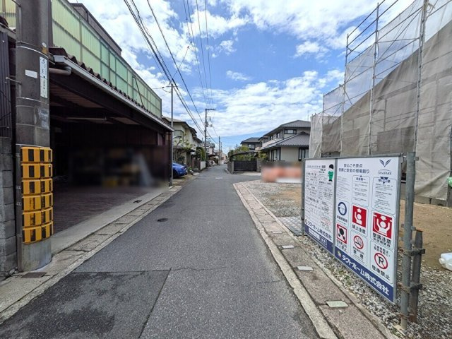 岡山市南区泉田2期GRAFAREの前面道路含む現地写真|◆南側前面道路の幅員は4.0ｍです。