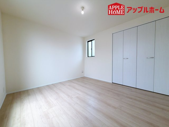 [新築住宅] さいたま市見沼区東大宮 全3棟の洋室|２階居室は全室収納あり！たっぷりある収納活用でお部屋もキレイを保てます♪