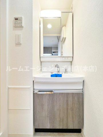 プレサンス鶴舞駅前レジスの洗面所