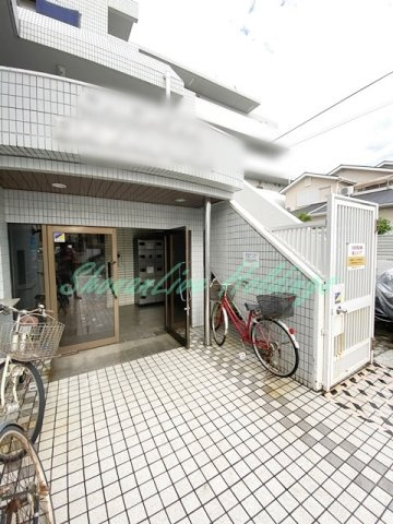 茅ヶ崎市十間坂２丁目の賃貸マンションのエントランス|清潔感のあるエントランスです♪