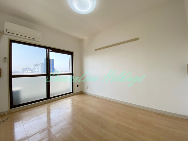 茅ヶ崎市十間坂２丁目の賃貸マンションの居間・リビング|使いやすいリビングになります♪