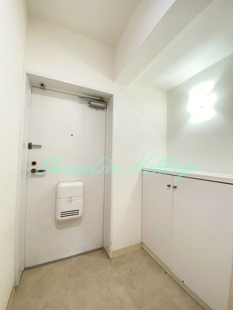 茅ヶ崎市十間坂２丁目の賃貸マンションの玄関|お履き物が多い方にもおすすめ♪