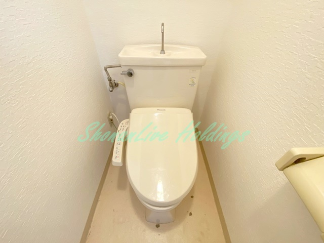 茅ヶ崎市十間坂２丁目の賃貸マンションのトイレ|清潔感のあるトイレです