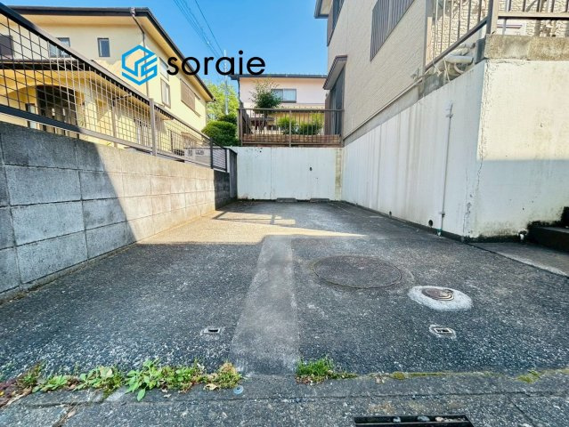 入間市小谷田3丁目　中古戸建　の駐車場|令和8年5月15日撮影。