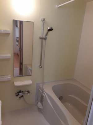 【浴室】 | フラワー・レイ