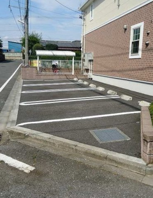 【駐車場】 | ブリリアント　Ｍ
