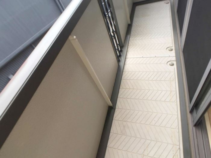 モンテアンヴァレB棟のバルコニー