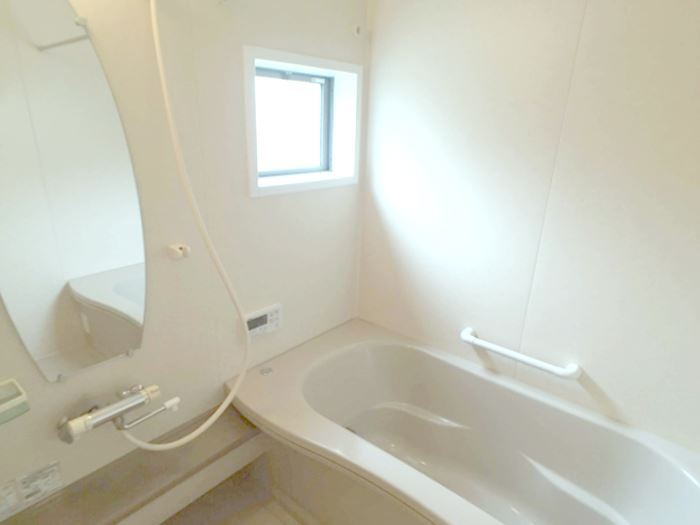 モンテアンヴァレB棟の浴室