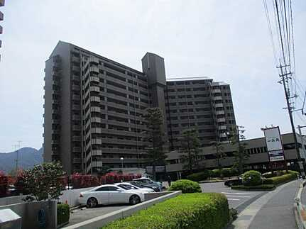 ロイヤルビュー一茶苑の外観