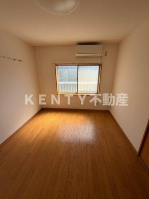 【洋室】 | Kハイム | 落ち着いた色調の洋室です