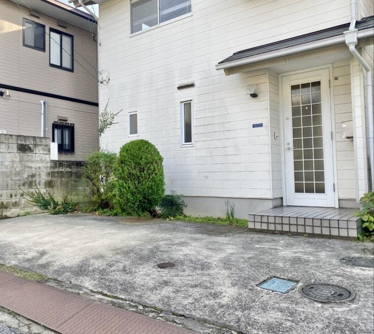 千代田戸建の駐車場