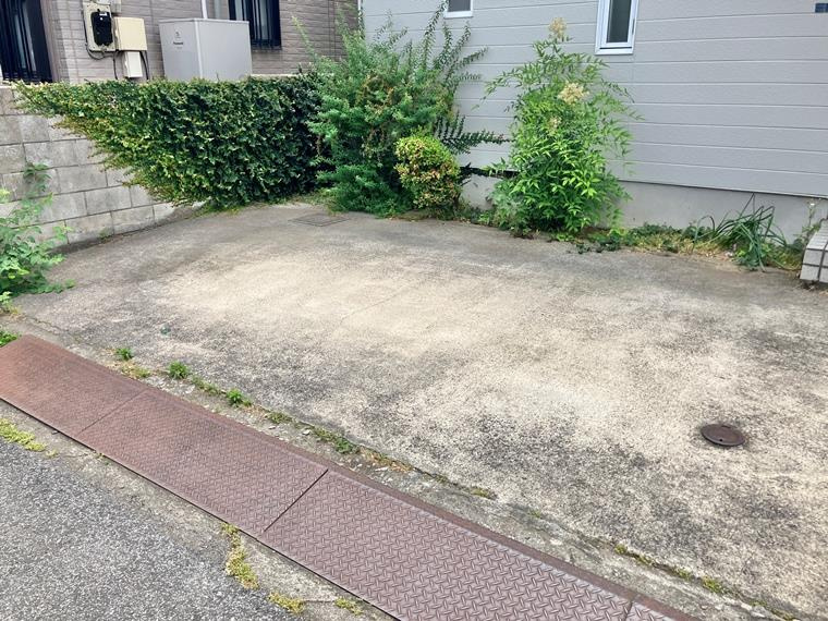 千代田戸建の駐車場