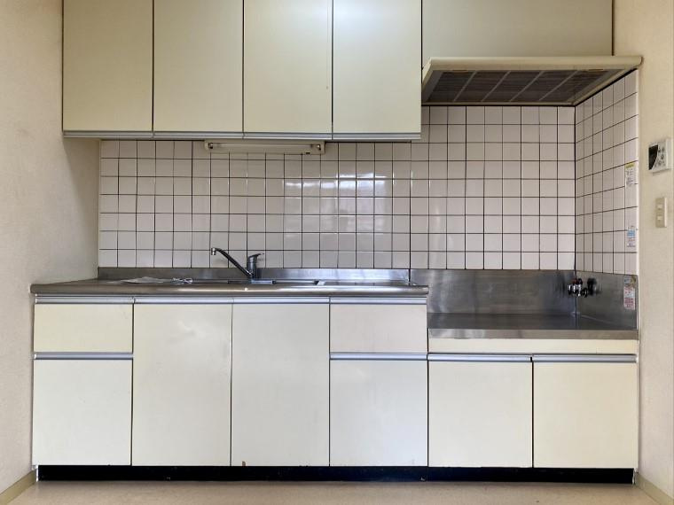 千代田戸建のキッチン