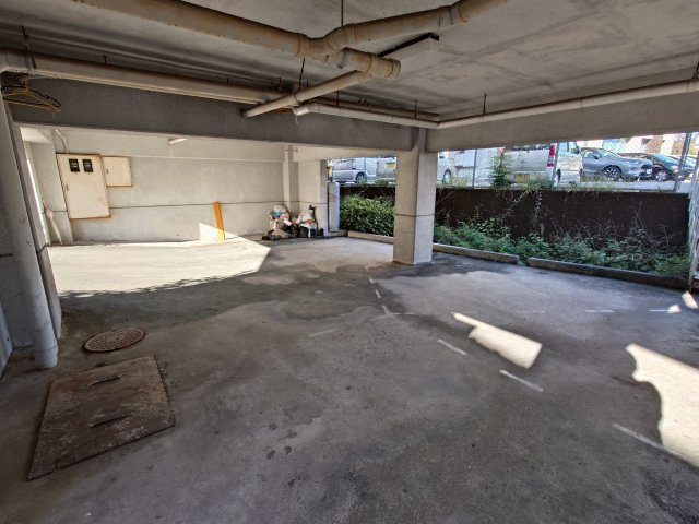マルイグレースイン元町の駐車場