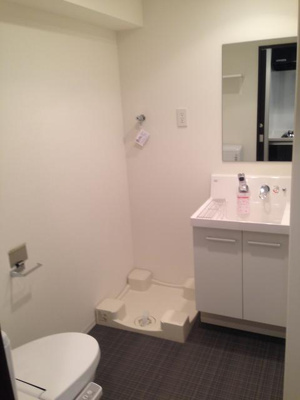 【洗面所】 | B CITY TABATA SKYCOURT | ウォシュレット機能付トイレ・。 