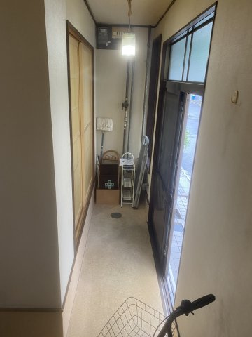 点野4丁目テラスハウスの玄関