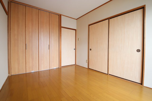 【寝室】 | 茱萸木壱番館